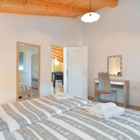 Mit Privatpool Fuer 12 Personen Ca 200 Qm In Valbandon, Istrien Istrische Riviera Dom wakacyjny Valbandon