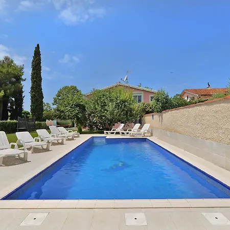 Mit Privatpool Fuer 12 Personen Ca 200 Qm In Valbandon, Istrien Istrische Riviera Valbandon