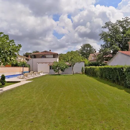 Mit Privatpool Fuer 12 Personen Ca 200 Qm In Valbandon, Istrien Istrische Riviera Valbandon