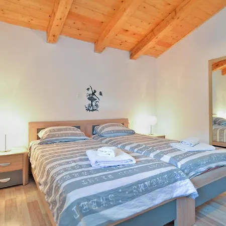 Mit Privatpool Fuer 12 Personen Ca 200 Qm In Valbandon, Istrien Istrische Riviera * Valbandon