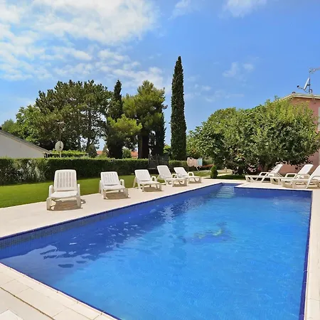 Mit Privatpool Fuer 12 Personen Ca 200 Qm In Valbandon, Istrien Istrische Riviera Valbandon